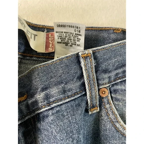 Levi's 40x32 560 Comfort Fit Medium Wash Denim Mens Jeans